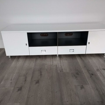 Duo TV Stand