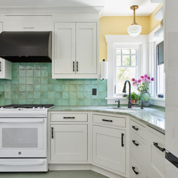 1921 Seattle Craftsman Remodel with Kitchen Bump-Out, Laundry Relocation, and Hi