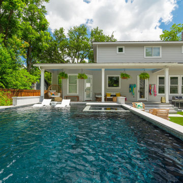 Linear, Modern Pool and Spa in Alamo Heights, TX