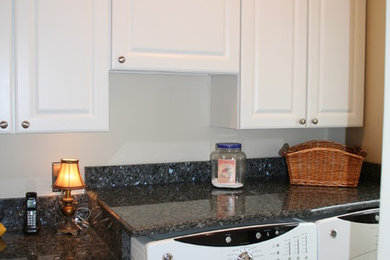 Laundry room - traditional laundry room idea in DC Metro