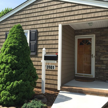Wantagh Siding - Canyon Drift Shakes with Plum Creek Ledgestone