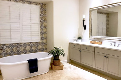 サンフランシスコにある地中海スタイルのおしゃれな浴室の写真