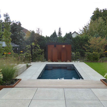 Moderner Pool-Wohngarten