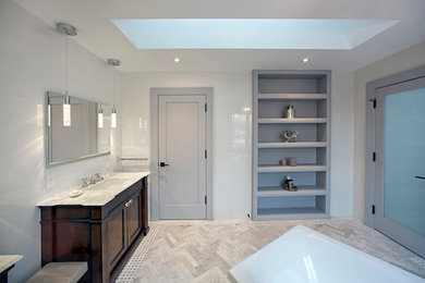 Inspiration for a transitional bathroom in Toronto.