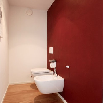 Bagno gold con lavabo "Sfacciato" ed accessori Mangodesign