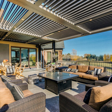 Upper Deck StruXure Pergola with Phantom Screens & Multi Colour Lights