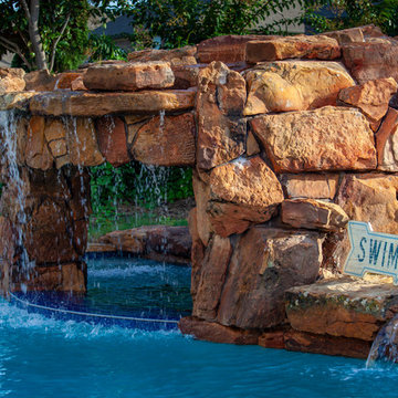 Pool with Grotto - Sugarland, TX