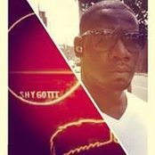 Shy Gottis foto