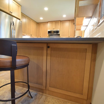 Spacious Kitchen with Peninsula Seating