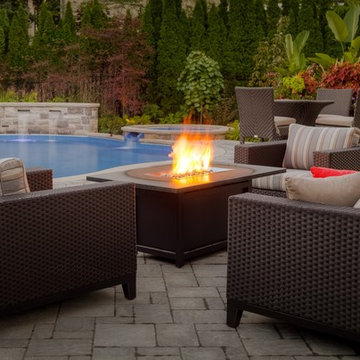 Fire Table Lounge