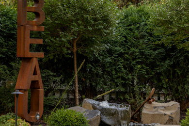 Design ideas for a traditional landscaping in Minneapolis.