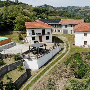 Benvenuti a Sessame: Il tuo borgo privato con piscina nel cuore del Piemonte
