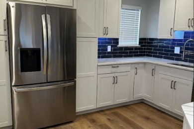 Kitchen - transitional kitchen idea in Newark