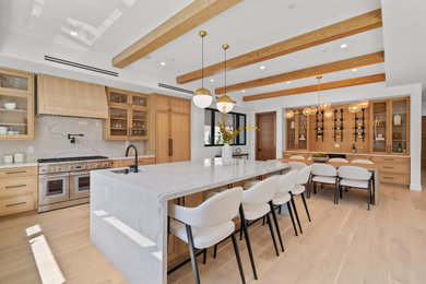 Kitchen - traditional kitchen idea in Los Angeles