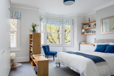 Inspiration for a modern bedroom in London.