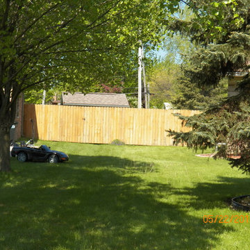 Wood Dog Ear Fence with 4' Standard Chain Link Chesterfield Michigan
