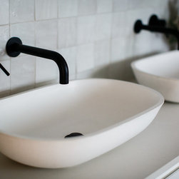Meir Matte Black Round Spout / Wall Mixer - Bathroom Taps and Shower Heads