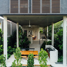 This House Takes the High Ground in Order to Have a Garden