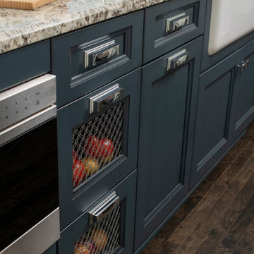 Classic Transitional Kitchen