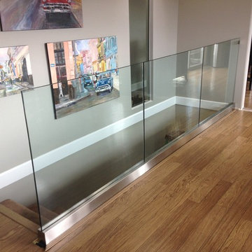 Internal topless railing