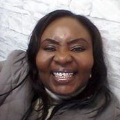 Adeola Ayos foto
