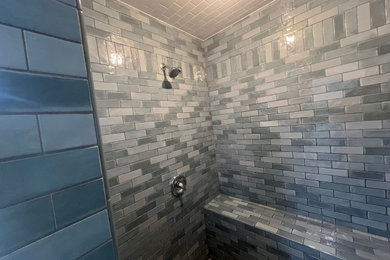 Bathroom photo in Los Angeles