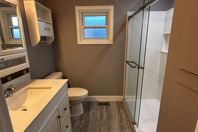 Bathroom - traditional bathroom idea in Toronto