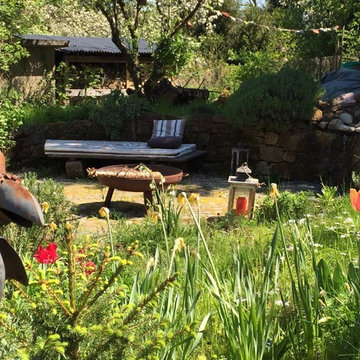 Für Gartenliebhaber! Charmantes kleines Haus mit Fachwerkhaus als Atelier