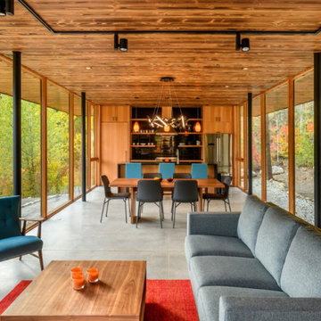 TIGER & MIDNIGHT SPLIT CABIN