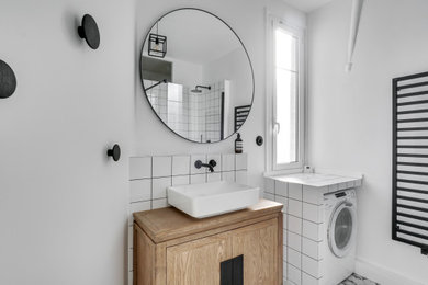 Imagen de cuarto de baño moderno de tamaño medio