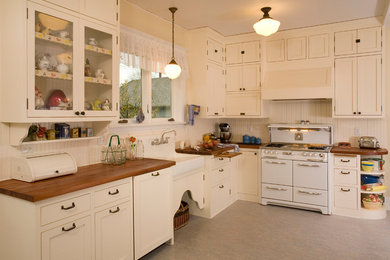 Elegant kitchen photo in Seattle
