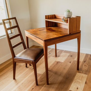 AN Desk and Chair