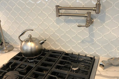 Minimalist kitchen photo in Toronto