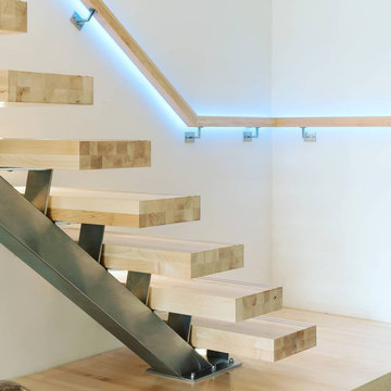 Дизайнерская лестница на монокосоуре