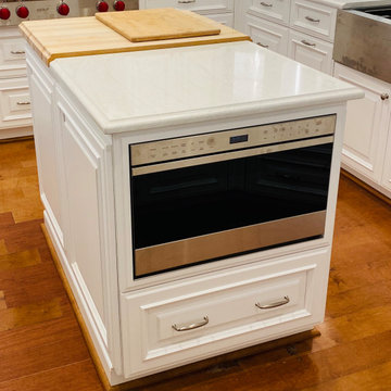 Traditional White Kitchen in Clear Lake Shores