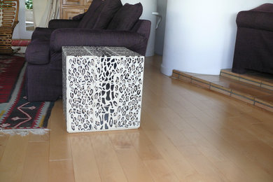 LEOPARD CUBE TABLES