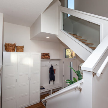 Split Level Entry Way - Rio Terrace