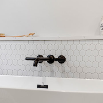 Blue Beauty - Ensuite