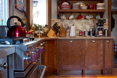 Inspiration for a timeless kitchen remodel in Toronto