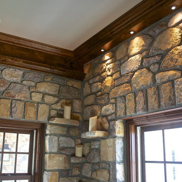 Lodge-style Family Living with Modern Amenities
