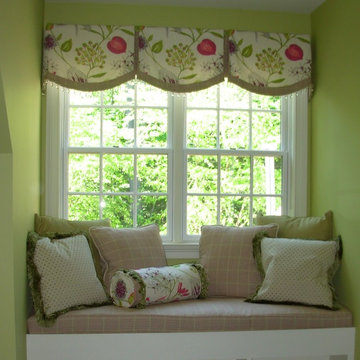 Detailed valance