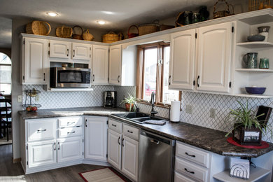 Elegant kitchen photo in Wichita