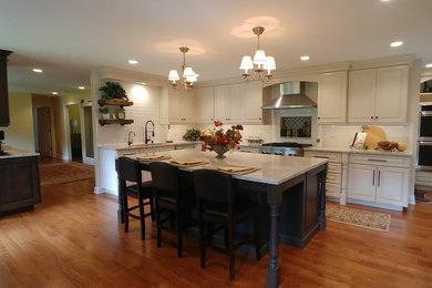 Example of a large transitional kitchen design in Chicago