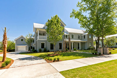 Inspiration for a large country home design remodel in Charleston