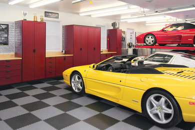 Example of a trendy garage design in Chicago