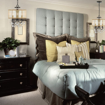 Hampton Collection 3-Light 14" English Bronze Mini Chandelier with Etruscan Smoo