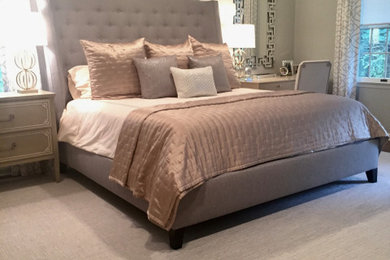 Transitional home design photo in New York
