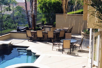 This is an example of a transitional patio in Los Angeles.