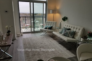 Inspiration for a living room remodel in Toronto