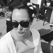 Zoë Emburys foto